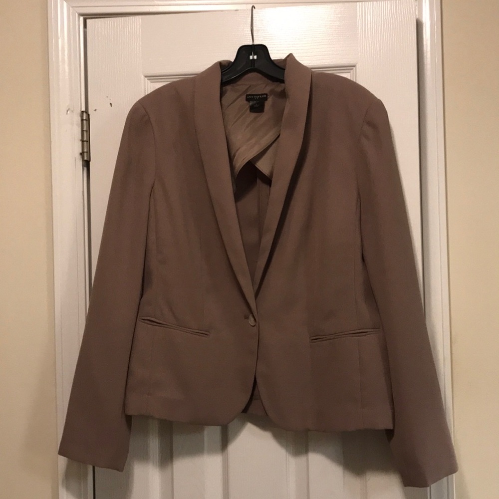 Barely worn Ann Taylor blazer